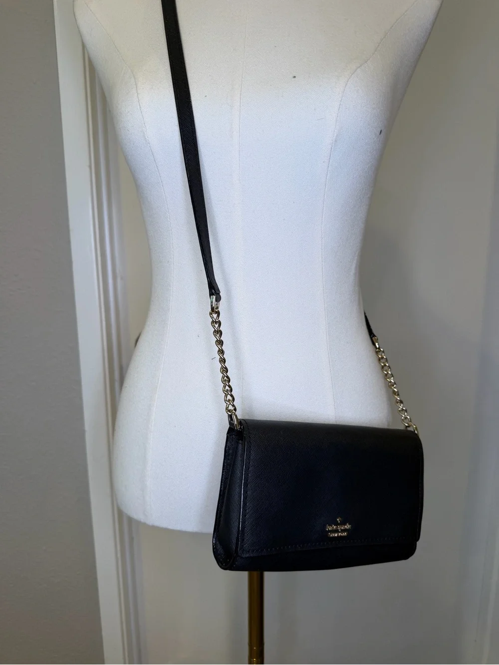 Kate Spade Cedar Street Black Saffiano Leather Wallet On Chain Crossbody